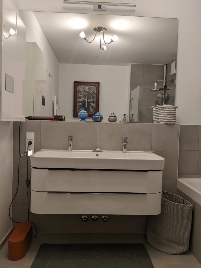 Either Private 2b2b Or Shared 1b1b, Luxury, Bright, Spacious * Berlino